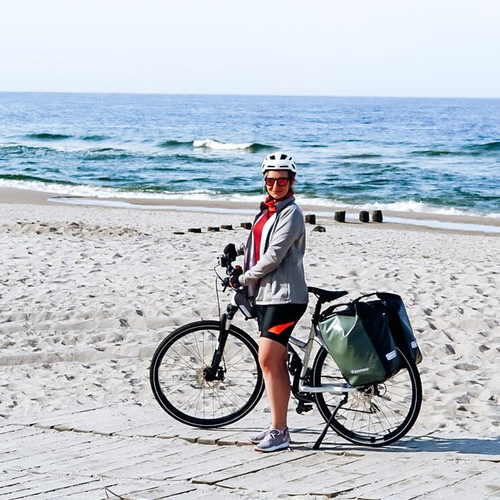 Tak wygląda szczęściara, która złapała pewnie ostatnie jeszcze ciepłe dni na trasie ze Świnoujścia na Hel! 

Foto by @dzoankka 

#Crossobags #TripswithCrosso #sakwyrowerowe #sakwycrosso #sakwywpodróży #sakwynarowery #bicyclepannier #R10